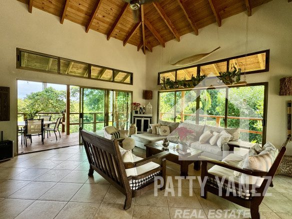 5-Bedroom Villa in a Gated Community by Ocean in Cabarete