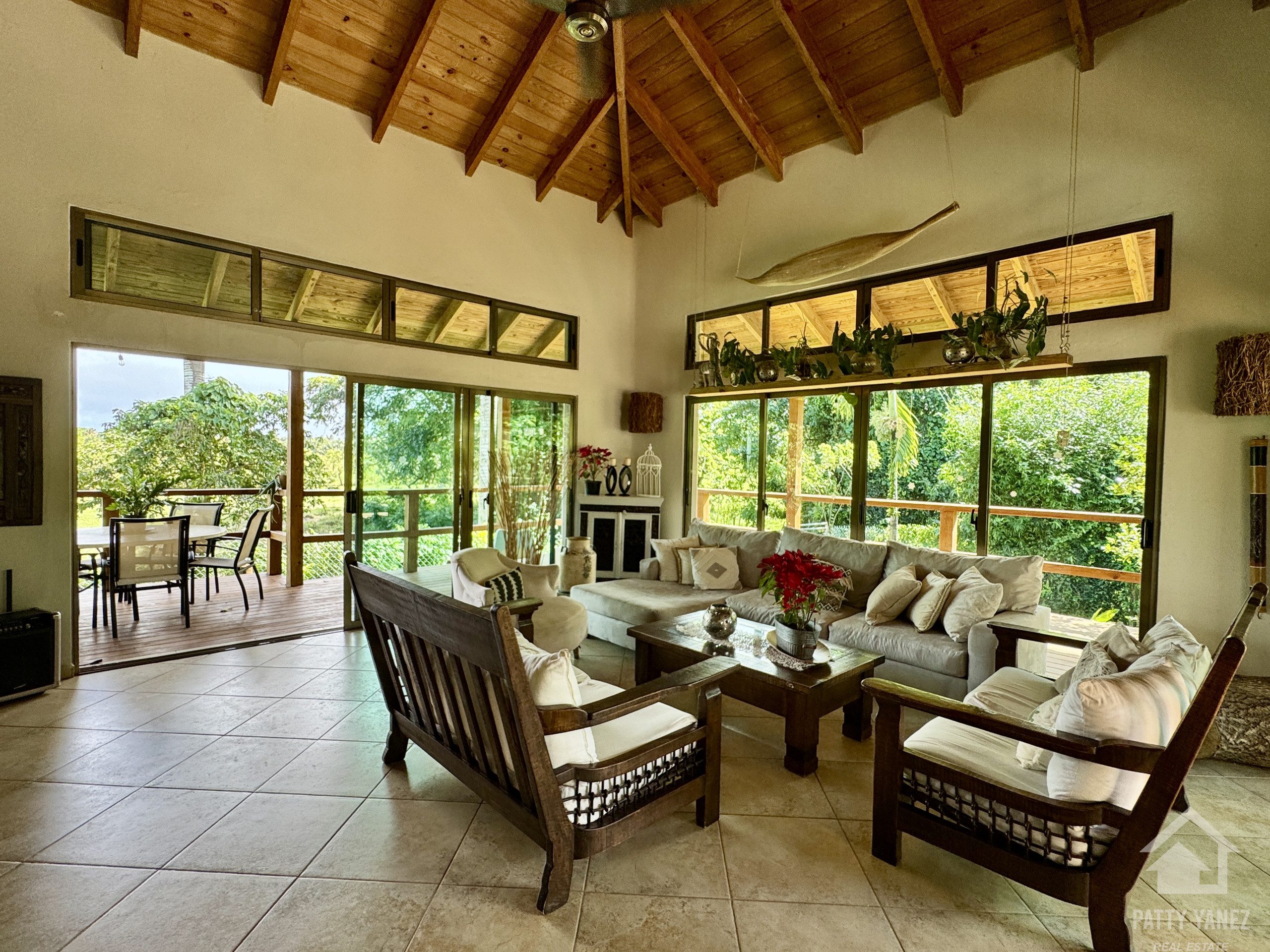 5-Bedroom Villa in a Gated Community by Ocean in Cabarete