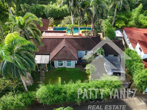 5-Bedroom Villa in a Gated Community by Ocean in Cabarete
