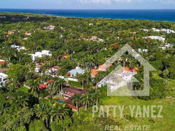 5-Bedroom Villa in a Gated Community by Ocean in Cabarete