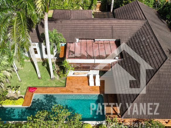 5-Bedroom Villa in a Gated Community by Ocean in Cabarete