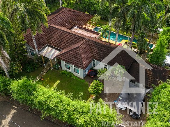 5-Bedroom Villa in a Gated Community by Ocean in Cabarete