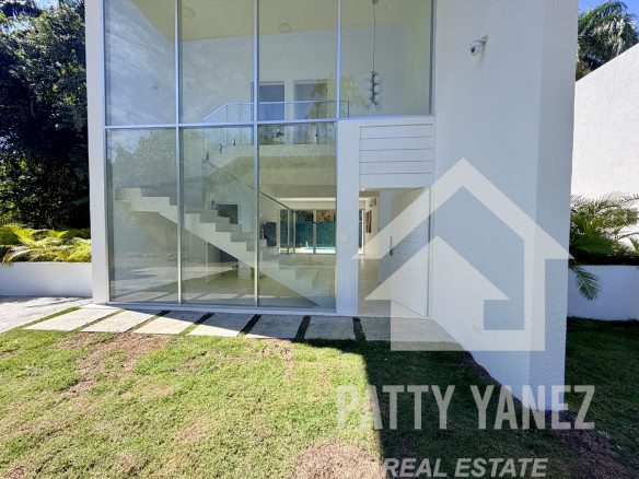 New 2-Bedroom Villa in Beachfront Community