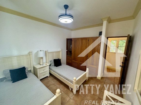 Oceanfront Condo with Sea Views in a Gated Community – Ideal for Living or Investment
