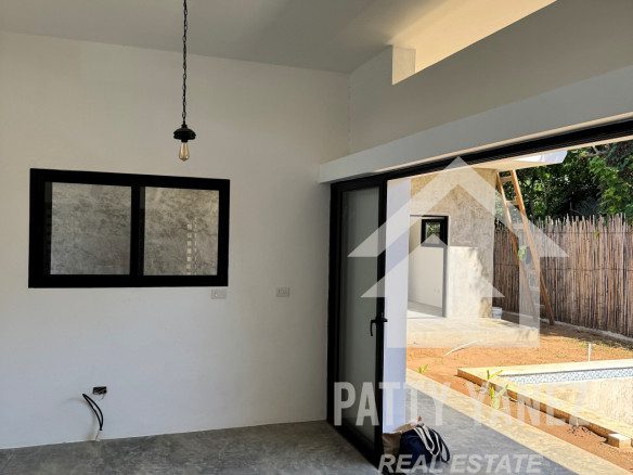Villa nueva de 3 dormitorios con piscina en Playa Encuentro