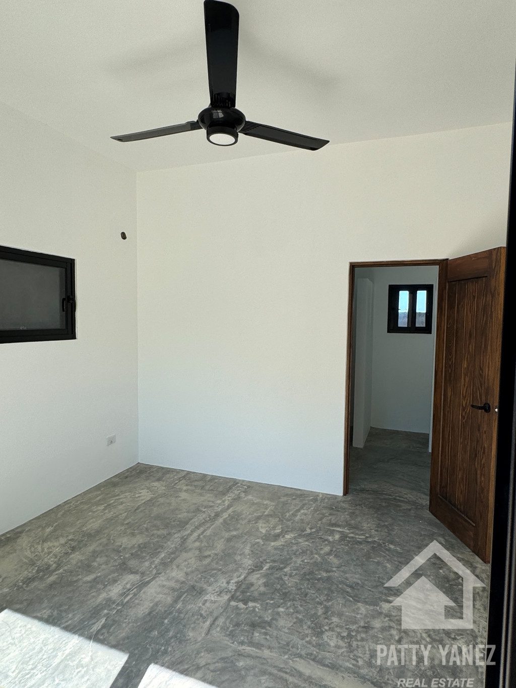 Villa nueva de 3 dormitorios con piscina en Playa Encuentro