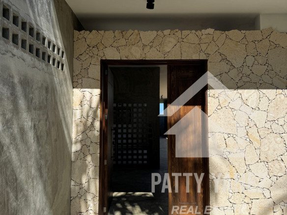 Villa nueva de 3 dormitorios con piscina en Playa Encuentro