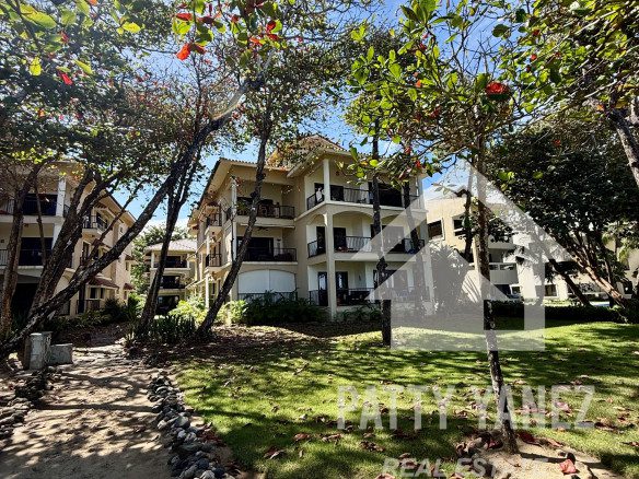 Beachfront 3-Bedroom Condo with Oceanview