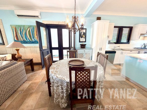Beachfront 3-Bedroom Condo with Oceanview