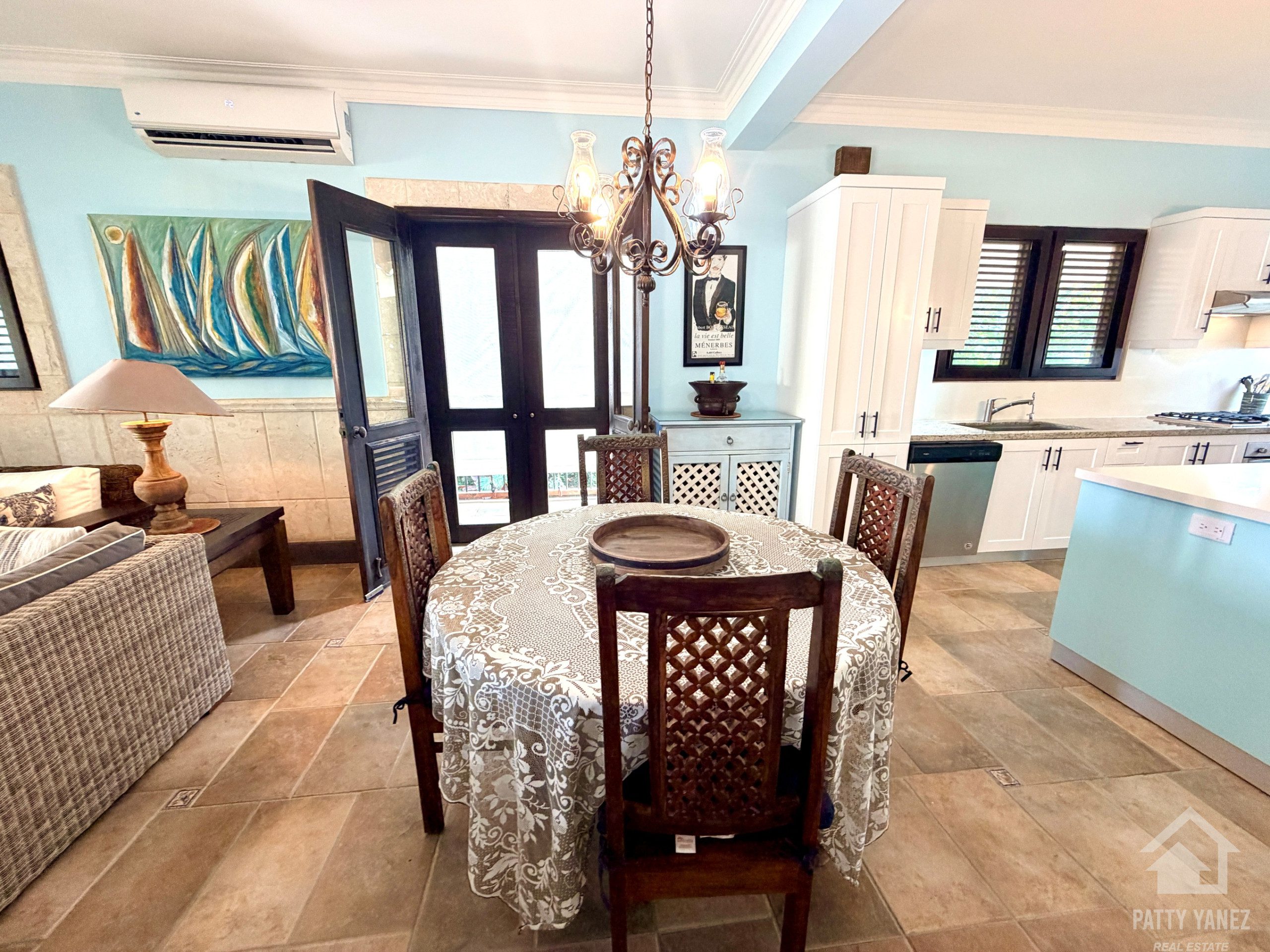 Beachfront 3-Bedroom Condo with Oceanview