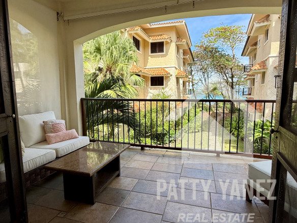 Beachfront 3-Bedroom Condo with Oceanview