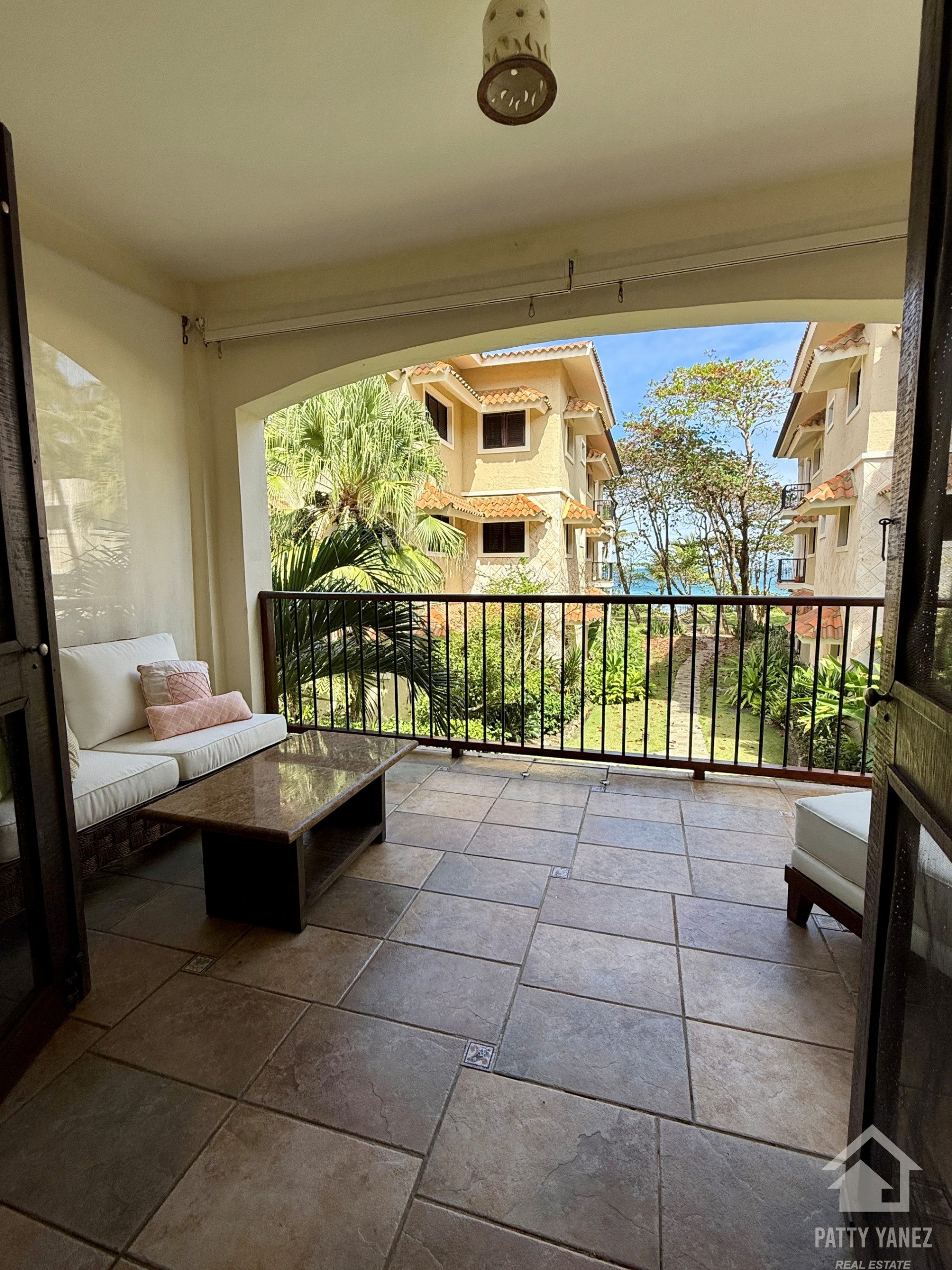 Beachfront 3-Bedroom Condo with Oceanview