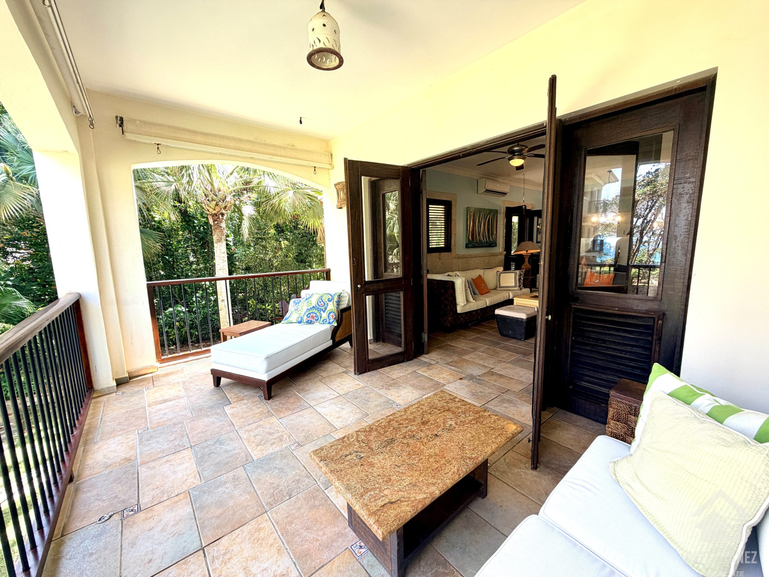 Beachfront 3-Bedroom Condo with Oceanview