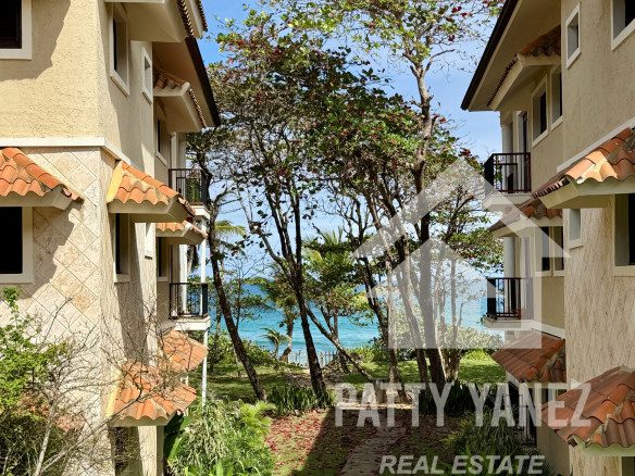 Beachfront 3-Bedroom Condo with Oceanview