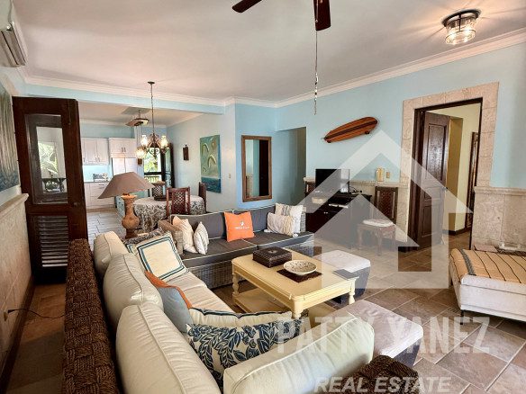 Beachfront 3-Bedroom Condo with Oceanview