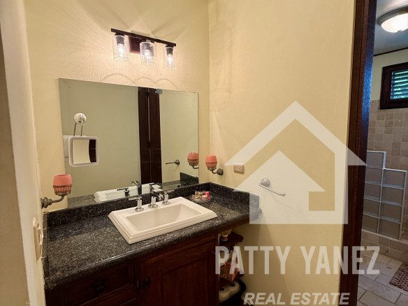 Beachfront 3-Bedroom Condo with Oceanview