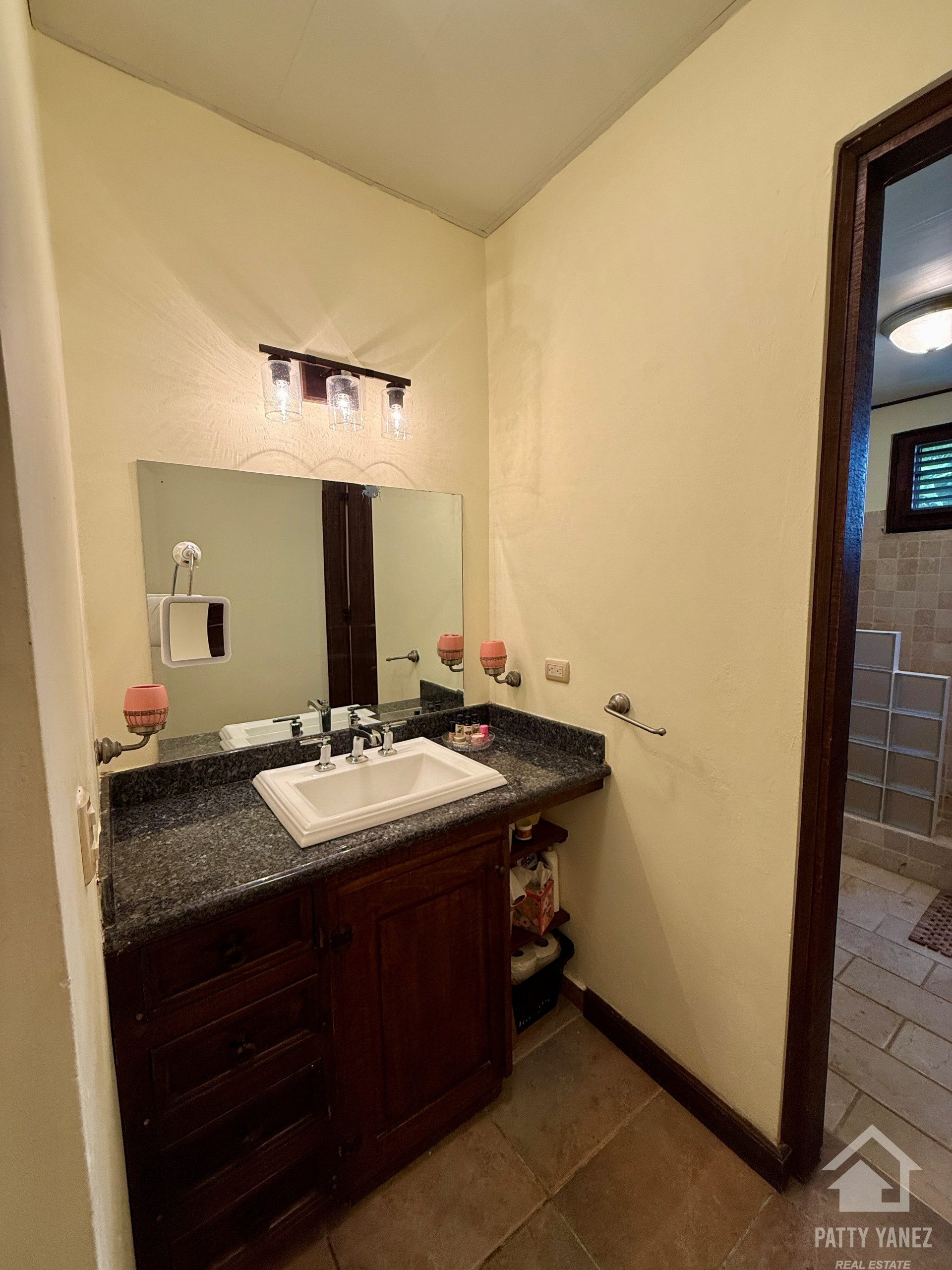 Beachfront 3-Bedroom Condo with Oceanview
