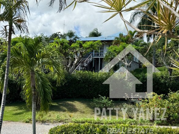 Panoramic Ocean View Villa with Guesthouse in Cabrera – Walk to the Beach