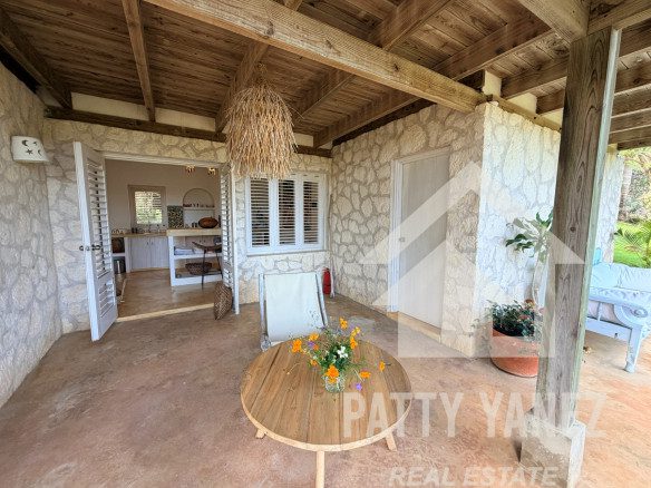 Panoramic Ocean View Villa with Guesthouse in Cabrera – Walk to the Beach