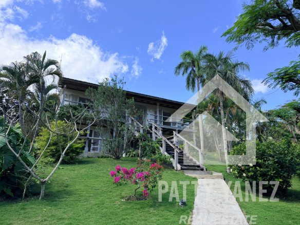 Panoramic Ocean View Villa with Guesthouse in Cabrera – Walk to the Beach