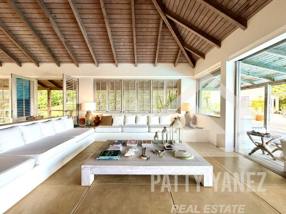 Panoramic Ocean View Villa with Guesthouse in Cabrera – Walk to the Beach