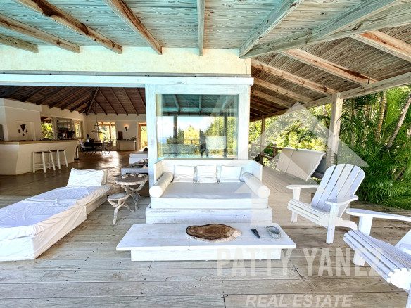 Panoramic Ocean View Villa with Guesthouse in Cabrera – Walk to the Beach