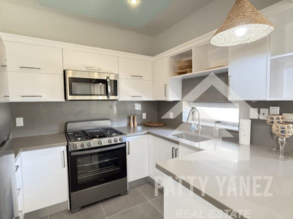 Departamento contemporáneo de 2 habitaciones cerca de la playa de Encuentro con servicios de resort