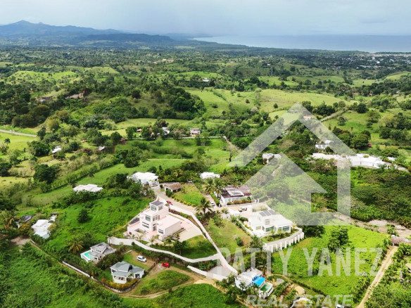 2-Bedroom Villa in Rio San Juan with Scenic View