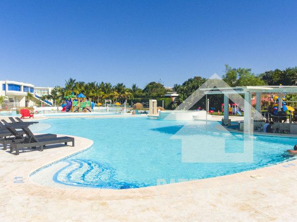 Villa tropical moderna de 3 dormitorios cerca de los centros de Sosúa y Cabarete