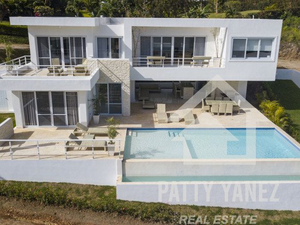 Villa tropical moderna de 3 dormitorios cerca de los centros de Sosúa y Cabarete
