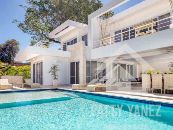 Villa tropical moderna de 3 dormitorios cerca de los centros de Sosúa y Cabarete