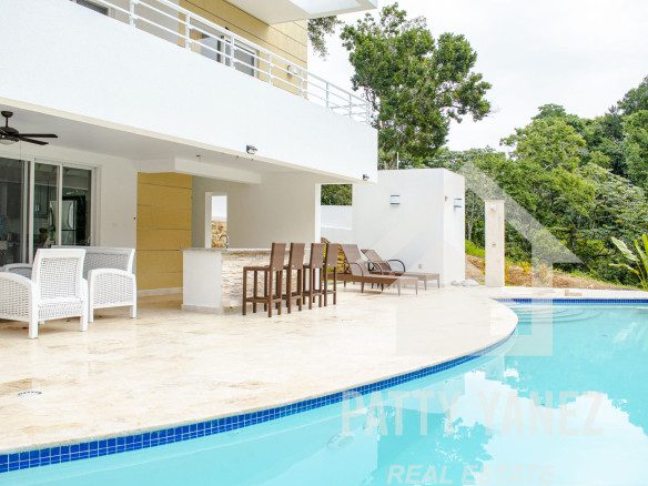 Villa tropical moderna de 3 dormitorios cerca de los centros de Sosúa y Cabarete