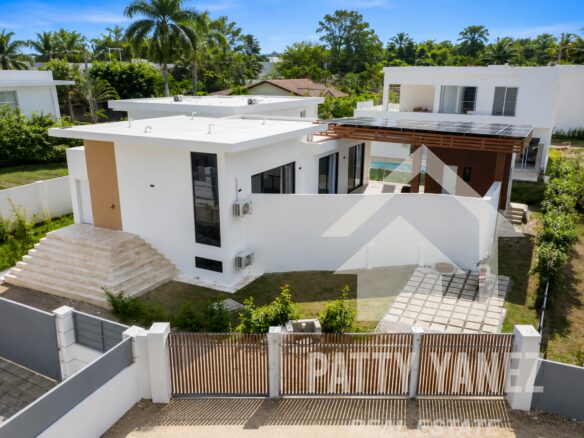 Contemporary 3BR Villa with Pool and Dual Living Layout – Cabarete