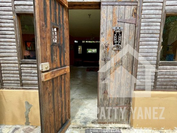 Villa de 2 dormitorios con casas de huéspedes en Playa Encuentro, Cabarete