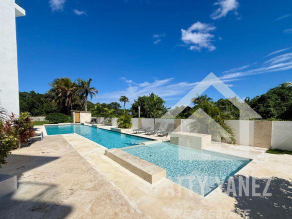 Condominio de 2 habitaciones con vista al mar en venta en Playa Encuentro