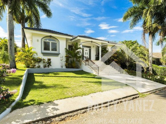 4-Bedroom Villa in Gated Sosúa Community