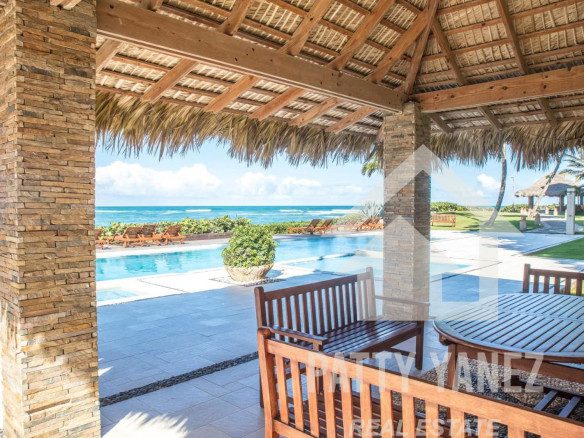 Condominio de lujo frente al mar en Kite Beach: 2 recámaras y amplia terraza