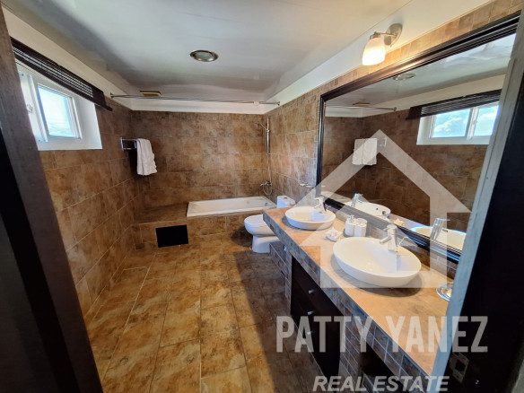 Condominio de lujo frente al mar en Kite Beach: 2 recámaras y amplia terraza