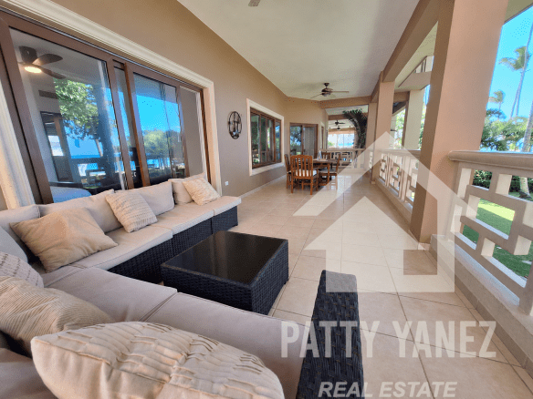 Condominio de lujo frente al mar en Kite Beach: 2 recámaras y amplia terraza
