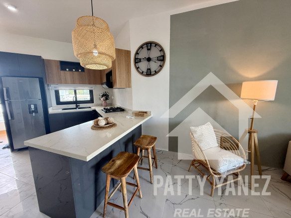 2-Bedroom Modern Condo Short Walk to Playa Encuentro, Cabarete