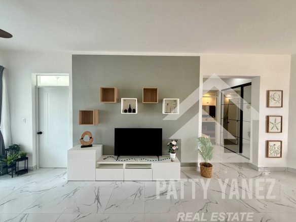 2-Bedroom Modern Condo Short Walk to Playa Encuentro, Cabarete