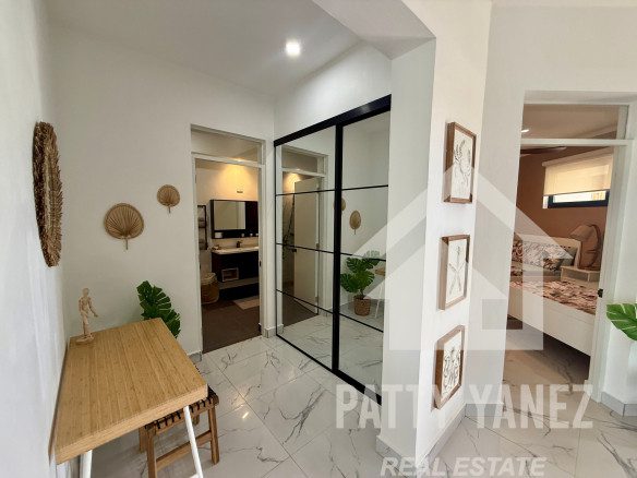 2-Bedroom Modern Condo Short Walk to Playa Encuentro, Cabarete