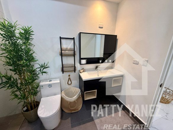 2-Bedroom Modern Condo Short Walk to Playa Encuentro, Cabarete