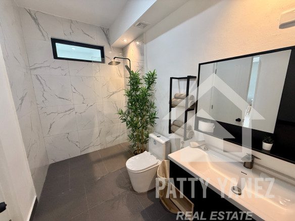2-Bedroom Modern Condo Short Walk to Playa Encuentro, Cabarete