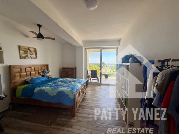 Ático con vistas panorámicas al mar y a la montaña en Playa Encuentro