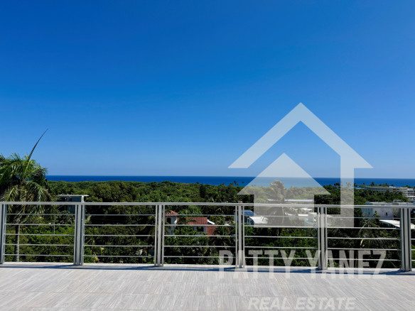 Ático con vistas panorámicas al mar y a la montaña en Playa Encuentro