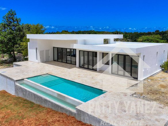Villa de 3 dormitorios en una nueva urbanización situada en una ladera