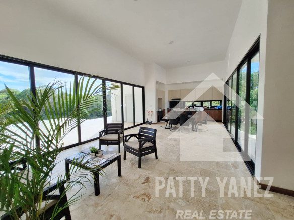 Villa de 3 dormitorios en una nueva urbanización situada en una ladera
