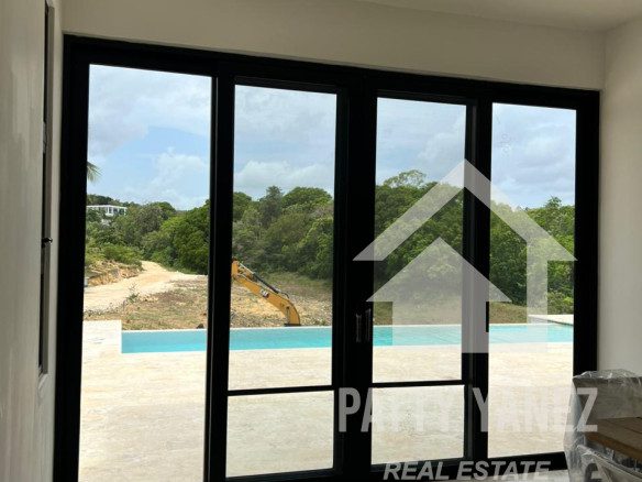 Villa de 3 dormitorios en una nueva urbanización situada en una ladera