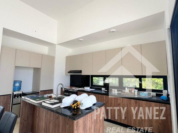 Villa de 3 dormitorios en una nueva urbanización situada en una ladera